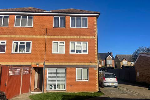 1 bedroom flat for sale, Essex Court, Essex Road, Gravesend, Kent, DA11