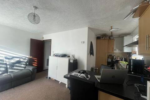 1 bedroom flat for sale, Essex Road, Gravesend, Kent, DA11