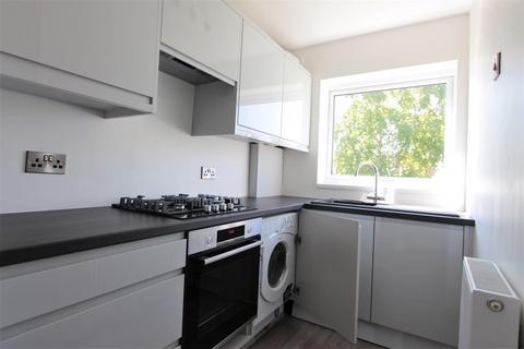 2 bedroom flat to rent, Lemont Road, Sheffield, S17 4HA