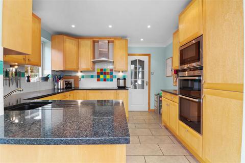 4 bedroom detached house for sale, North Way, Seaford