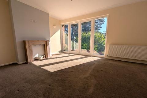 4 bedroom bungalow to rent, Leyburn Grove, Stockton-on-Tees