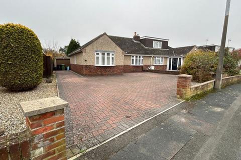 3 bedroom semi-detached house to rent, Cullerne Road, Swindon, SN3 4HX