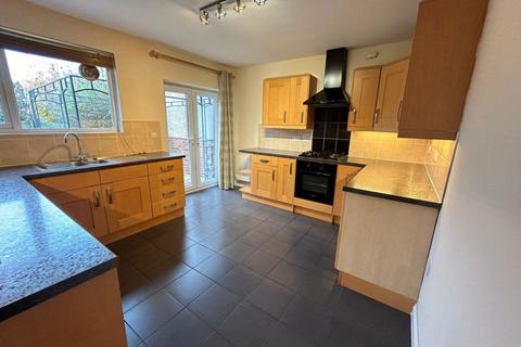 3 bedroom semi-detached house to rent, Cullerne Road, Swindon, SN3 4HX