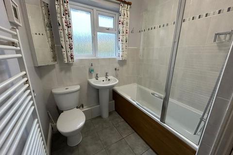 3 bedroom semi-detached house to rent, Cullerne Road, Swindon, SN3 4HX