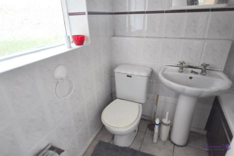 12 Northover Close, Wolverhampton, WV9 5LT