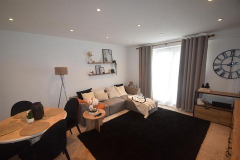 2 bedroom apartment for sale, Duffryn, Hollinswood, Telford