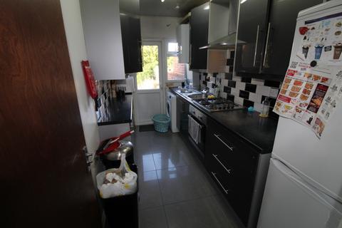 1 bedroom in a house share to rent, Yeading Avenue