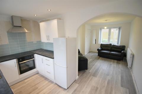 2 bedroom terraced house to rent, * £120pppw * Elmore Court, Arboretum, Nottingham, NG7