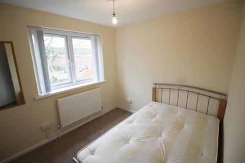 2 bedroom terraced house to rent, * £120pppw * Elmore Court, Arboretum, Nottingham, NG7