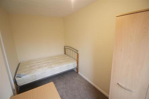 2 bedroom terraced house to rent, * £120pppw * Elmore Court, Arboretum, Nottingham, NG7