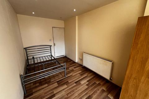 1 bedroom in a house share to rent, Ryefield Avenue, Uxbridge UB10