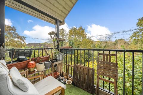 28 School Meadow, Guildford, GU2 8GY