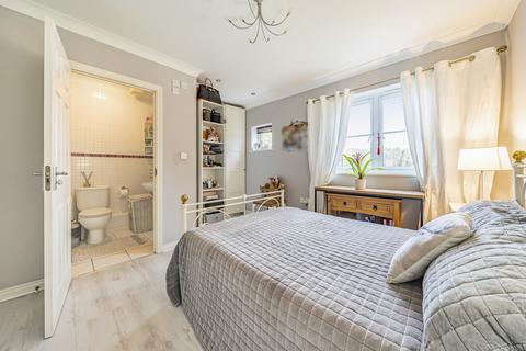 28 School Meadow, Guildford, GU2 8GY