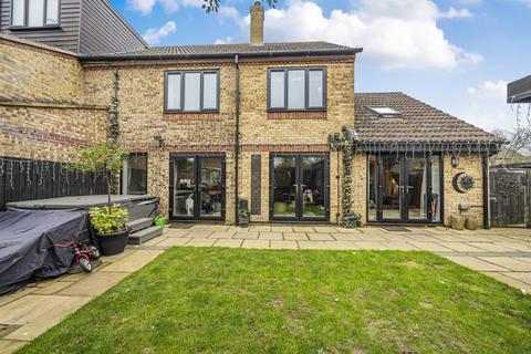 1 Capel Close, Akeley, Buckingham, MK18 5HX
