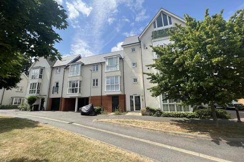 2 bedroom flat for sale, Lambourne Chase, Chelmsford, Essex, CM2 9FF