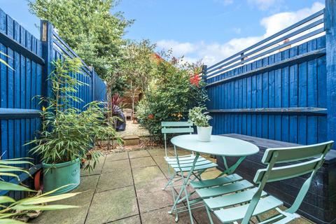 3 bedroom maisonette for sale, Disraeli Road, Putney