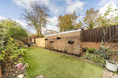 3 bedroom house for sale, New Road, Brentford TW8