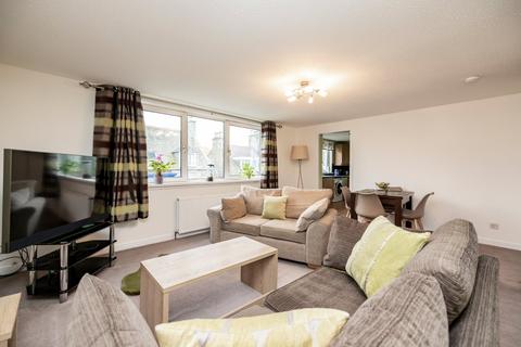 3 bedroom flat to rent, Richmond Court, Aberdeen, AB25