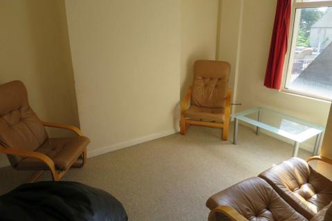 3 bedroom flat to rent, Cowley Road