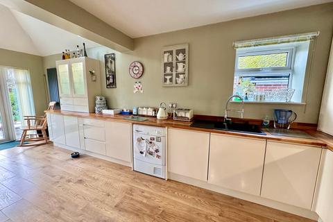 27 Abbey Crescent, Thorpe-le-soken, Clacton-on-sea, CO16 0LH