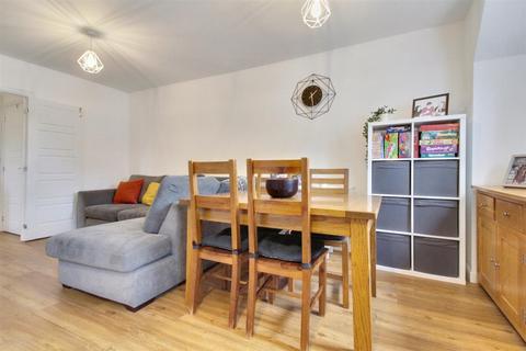 Flat 4, Raven Court, 34 Cambrian Way, Worthing, BN13 1FR