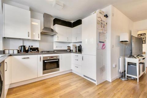 Flat 4, Raven Court, 34 Cambrian Way, Worthing, BN13 1FR