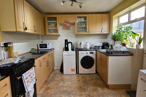 3 bedroom semi-detached house to rent, Chorley, Chorley PR7