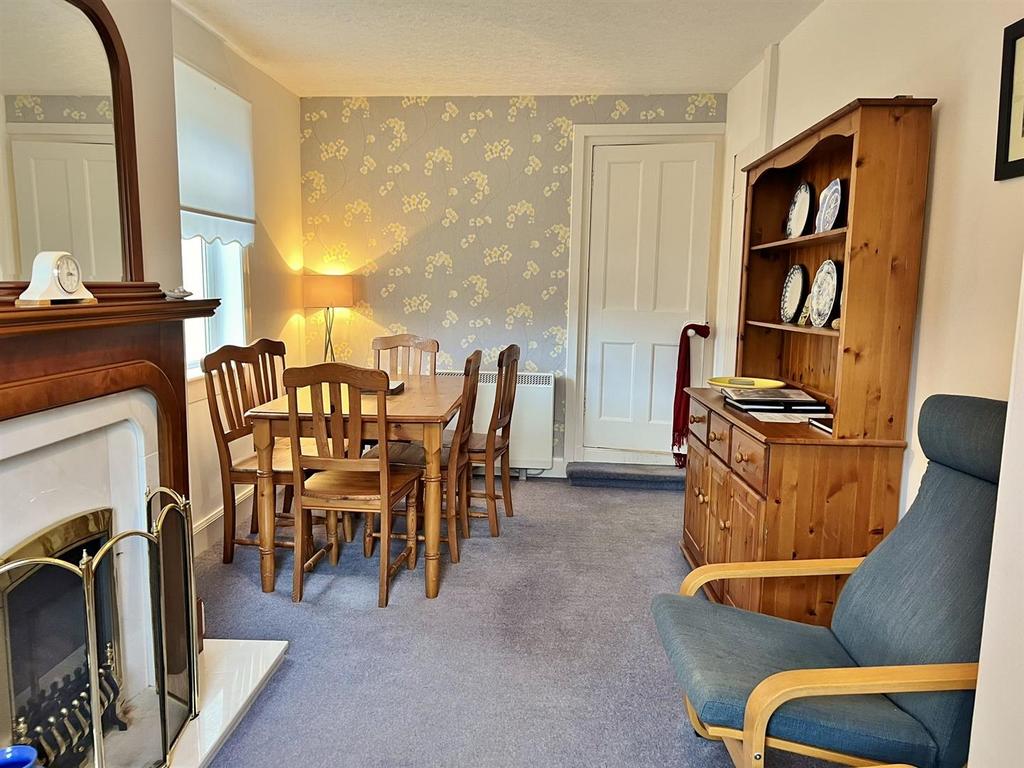 Sitting room to kitchen