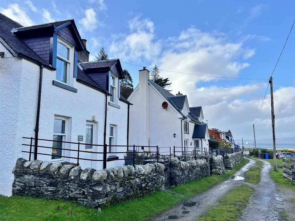 Access road to Lochranza castle
