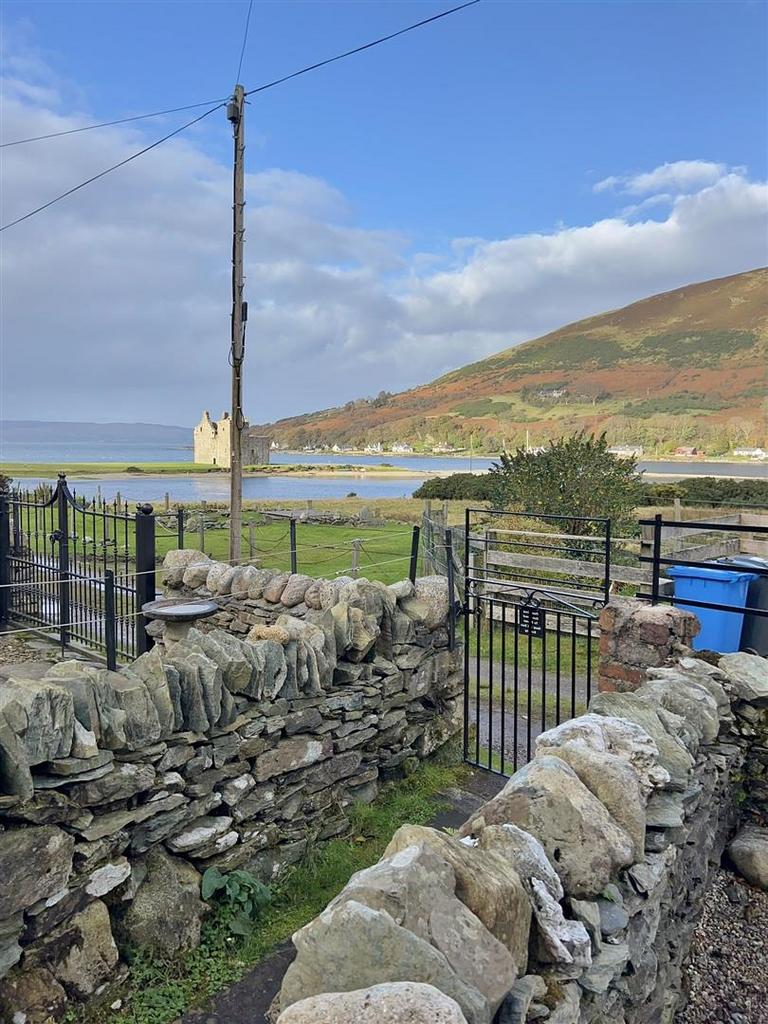 Side gate