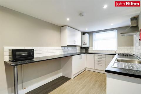 6 bedroom end of terrace house to rent, Park Crescent Terrace, Brighton