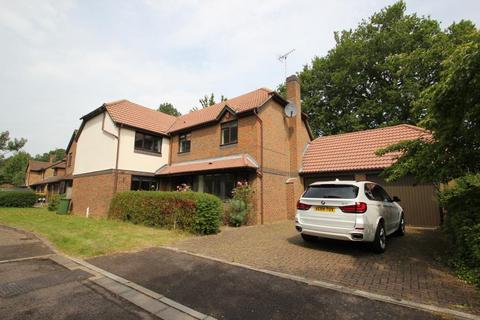 4 bedroom detached house to rent, Martinsyde, Woking GU22