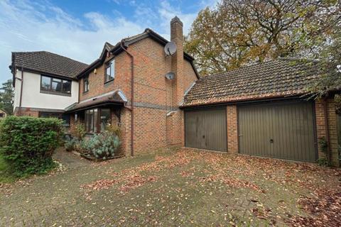 4 bedroom detached house to rent, Martinsyde, Woking GU22