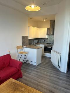 1 bedroom flat to rent, Comiston Terrace, Edinburgh EH10