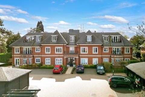 3 bedroom property to rent, Station Road, Beaconsfield, Buckinghamshire, HP9