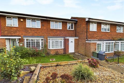 3 bedroom terraced house for sale, Chantry Road, Chessington, Surrey. KT9