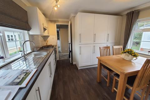 2 bedroom park home for sale, Gillingham, Kent, ME8