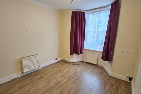 3 bedroom terraced house for sale, Trafalgar Road, Scarborough