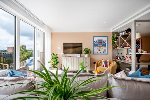 2 bedroom apartment for sale, Wood Lane, White City W12