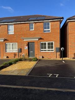 3 bedroom semi-detached house to rent, Gleam Close, Aylesford