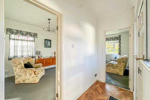 2 bedroom bungalow for sale, Branscombe Square, Southend-On-Sea SS1