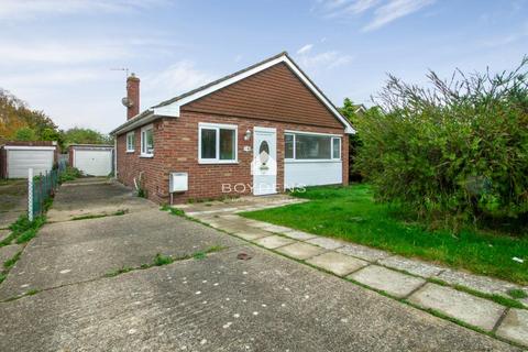 2 bedroom bungalow to rent, Fleetwood Avenue, Clacton-on-Sea CO15