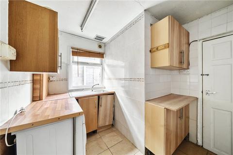 5 bedroom terraced house for sale, St. Georges Road, Leyton