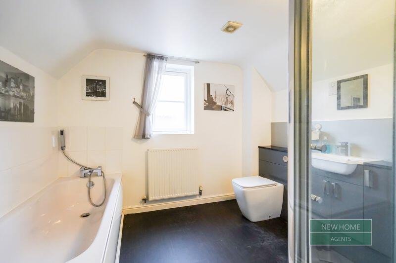 Ensuite.jpeg