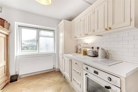 1 bedroom flat for sale, Latchmere Road, London, SW11