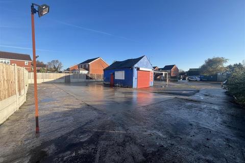 Storage to rent, Vista Road, Newton-Le-Willows WA12