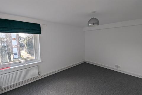 2 bedroom flat to rent, QUEENS CLOSE, THE RETREAT, SOUTHSEA, PO5 3DU