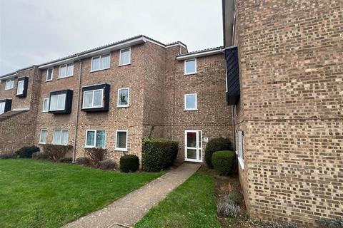 2 bedroom flat to rent, Old Park Mews, Hounslow TW5