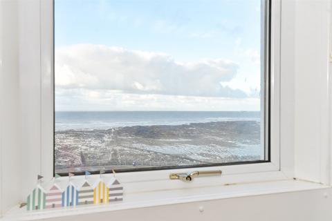 2 bedroom apartment for sale, Sea View Terrace, Margate, Kent