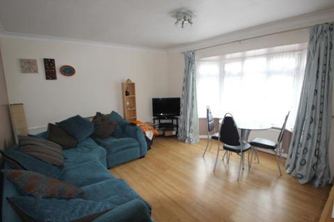 1 bedroom apartment to rent, The Birches, Woking GU22